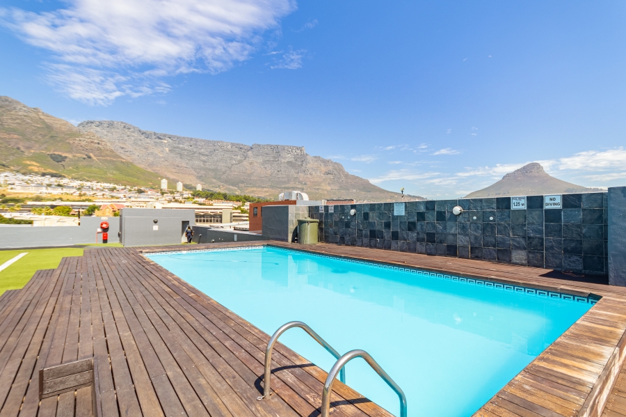 1 Bedroom Property for Sale in Zonnebloem Western Cape